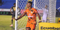 LLUVIA DE GOLES EN LOJA: LIBERTAD ACARICIA EL PRIMER HEXAGONAL