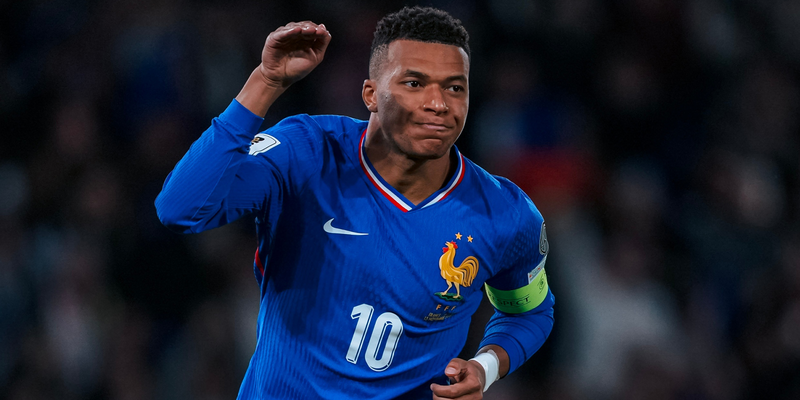 KYLIAN MBAPPÉ VOLVERÁ A SER LA PORTADA DE EA SPORTS FC 27