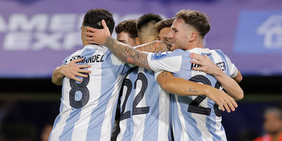 ARGENTINA CON PIE Y MEDIO EN EL MUNDIAL