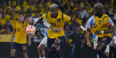 NILSON ANGULO RENOVARÁ CON EL ANDERLECHT