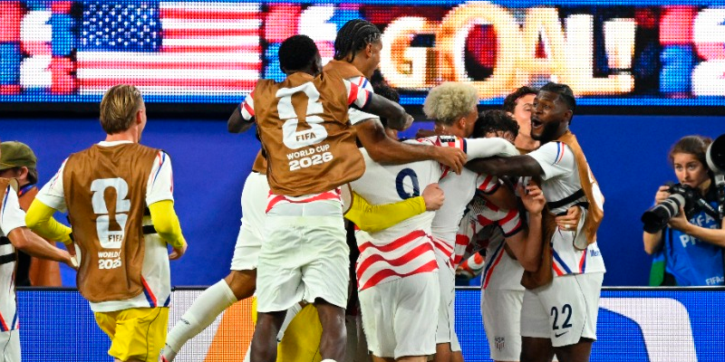 ESTADOS UNIDOS ROMPE UN RÉCORD MUNDIALISTA Y APLASTA A PARAGUAY