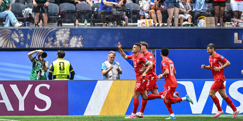 SUIZA GOLEA 4-1 Y DEJA A BOSNIA EN TERAPIA INTENSIVA
