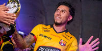 Joao Rojas volvió a entrenar en cancha