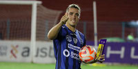 Hat-trick de Spinelli y el IDV más puntero que nunca.