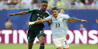 URUGUAY SE ESTRENA EN EL MUNDIAL CON UN EMPATE
